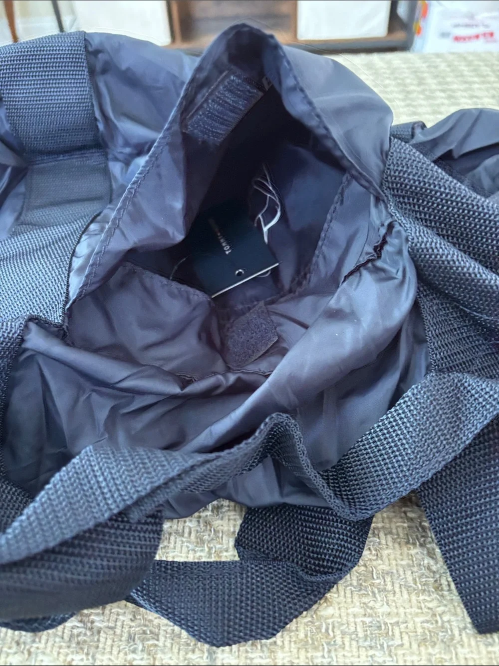 Tommy Hilfiger compact nylon